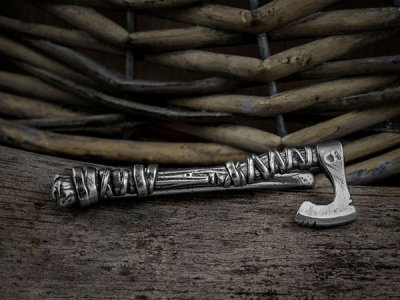 VIKING AXE Tie Clip