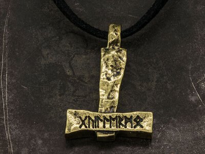 Ancient viking Mjolnir necklace