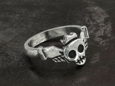 Claddagh Skull ring